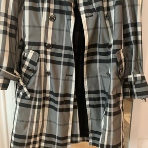 Super cute “Burberry” rain jacket